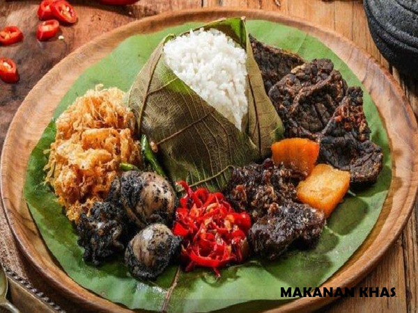 Nasi Jamblang Cirebon: Lauk Banyak dalam Bungkus Daun
