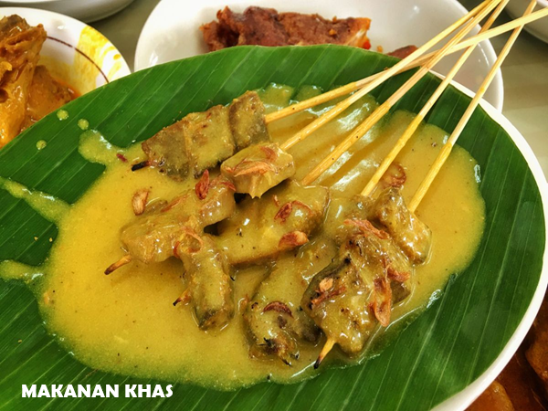 Sate Padang Pariaman: Daging Lembut dan Kuah Kental Kuning