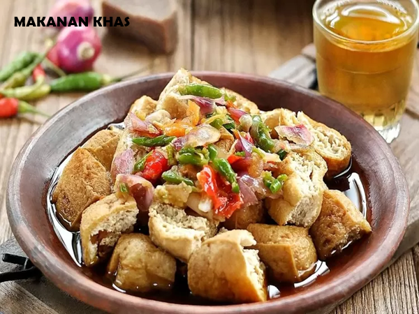 Tahu Gejrot Cirebon: Pedas Asam Manis dalam Gigitan Kecil