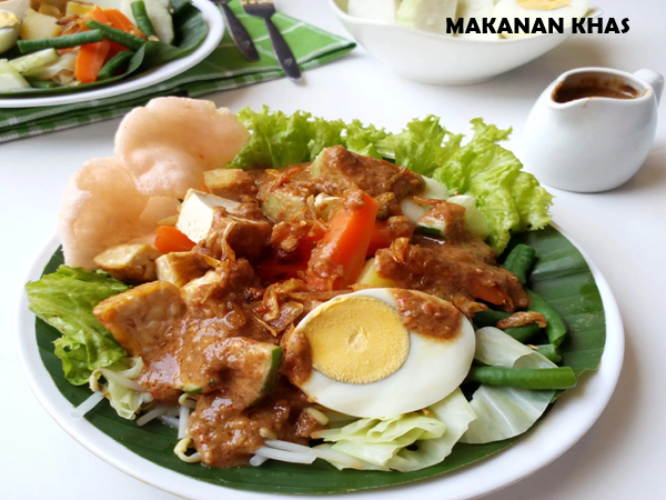 Gado-Gado Betawi: Salad Nusantara dengan Bumbu Kacang