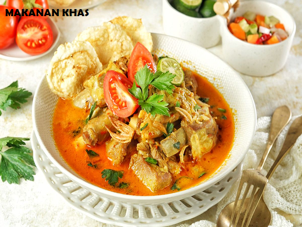 Soto Tangkar Betawi: Kuah Santan dengan Iga Sapi Empuk